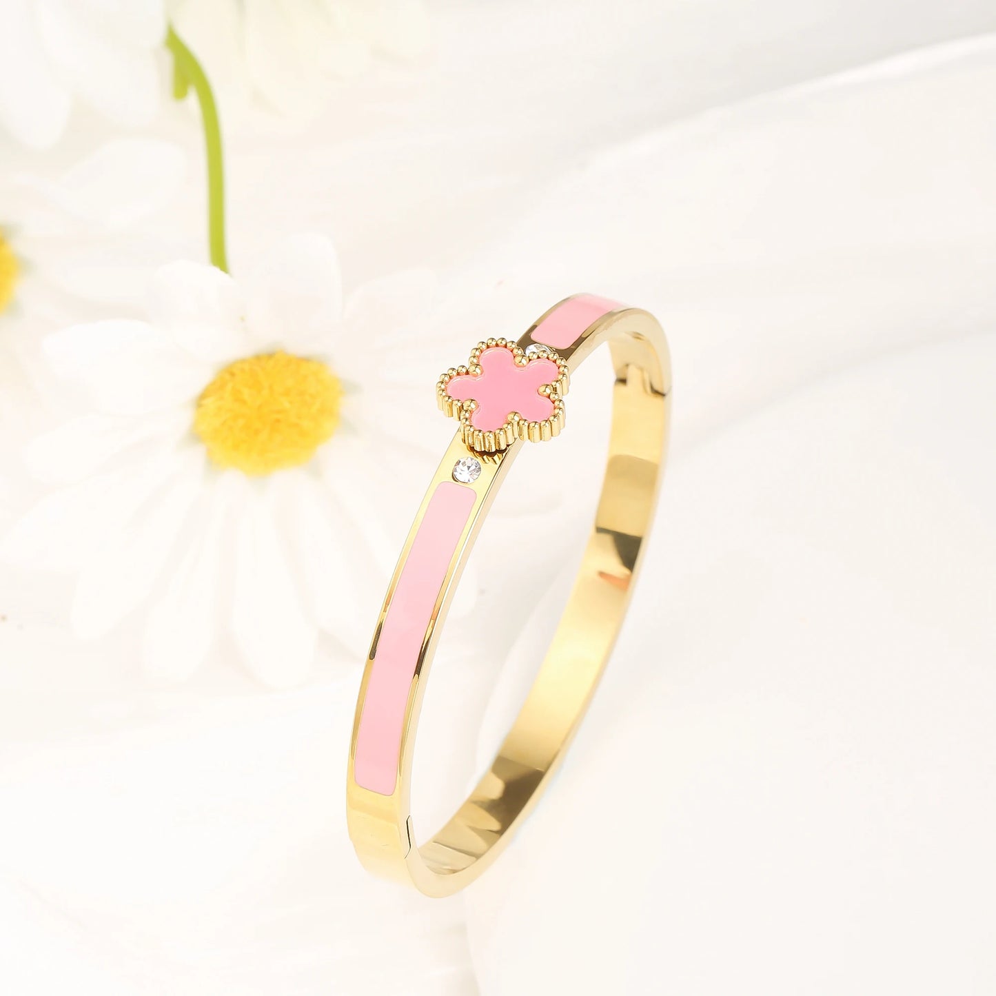 Elegant Five Leaf Flower Bangle™
