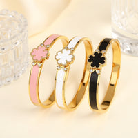 Elegant Five Leaf Flower Bangle™