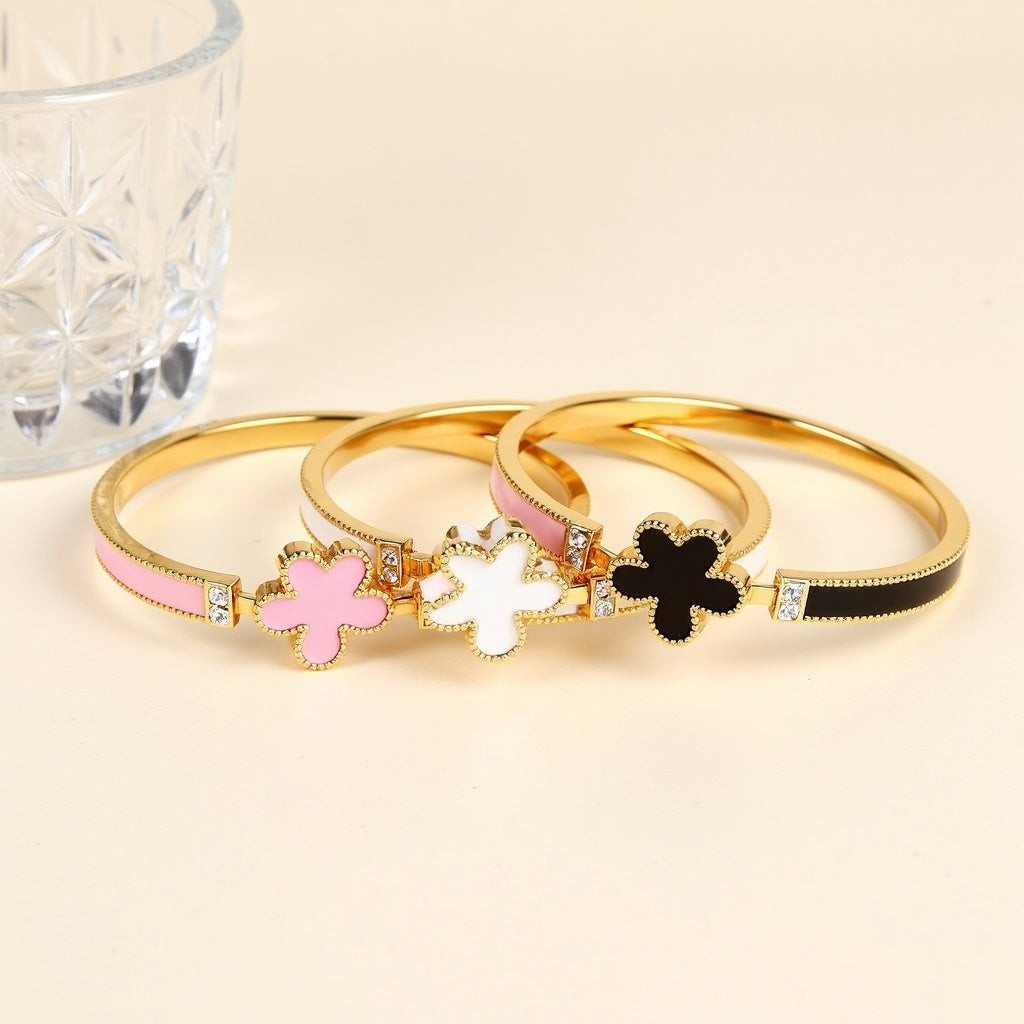 Elegant Five Leaf Flower Bangle™